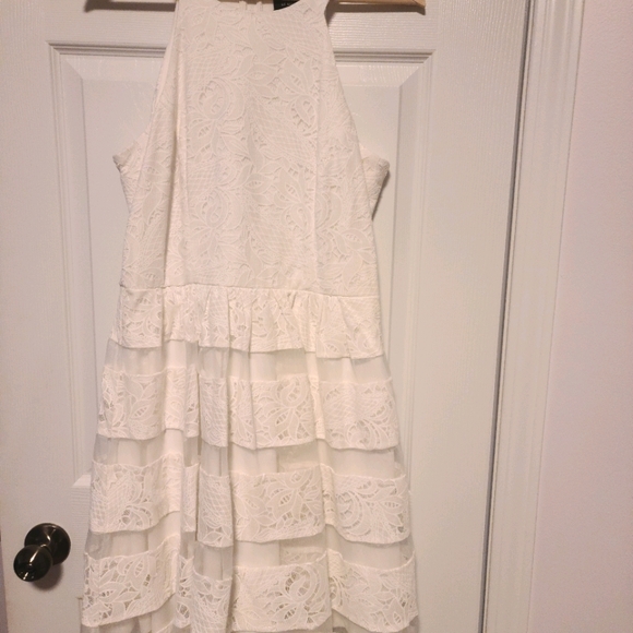 Le Chateau Dress - Picture 1 of 2